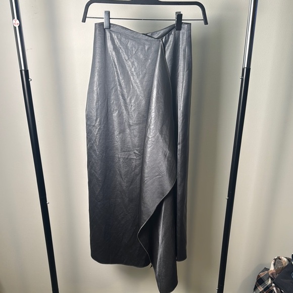 Nanushka Metallic Shimery Grey Asymmetrical Formal Long Slit Skirt Size XS - Picture 1 of 7